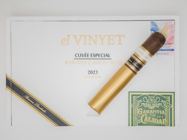abe-flores,-rolls-his-own-|-cigar-journal