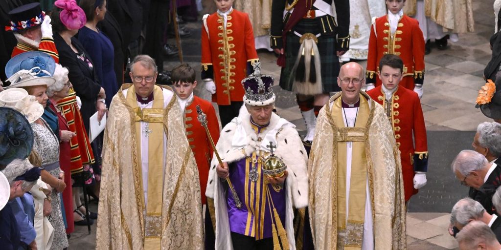 the-16-best-twitter-reactions-to-king-charles-iii's-coronation-–-harper's-bazaar