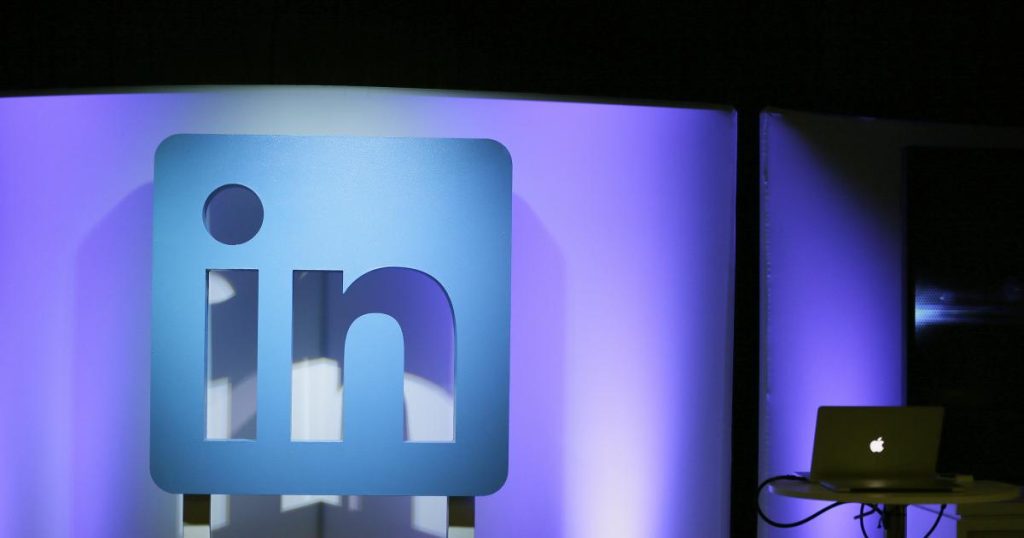 linkedin-is-laying-off-716-staff-and-closing-its-job-search-app-in-china-|-engadget