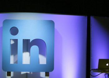 linkedin-is-laying-off-716-staff-and-closing-its-job-search-app-in-china-|-engadget