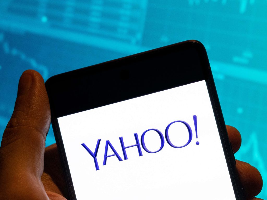 yahoo!-says-in-hindsight-they-should've-bought-netflix-instead-of-tumblr.-nobody-has-…