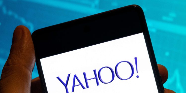 yahoo!-says-in-hindsight-they-should've-bought-netflix-instead-of-tumblr.-nobody-has-…