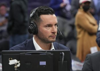 nba-twitter-reacts-to-raptors-interviewing-jj-redick-for-coaching-job
