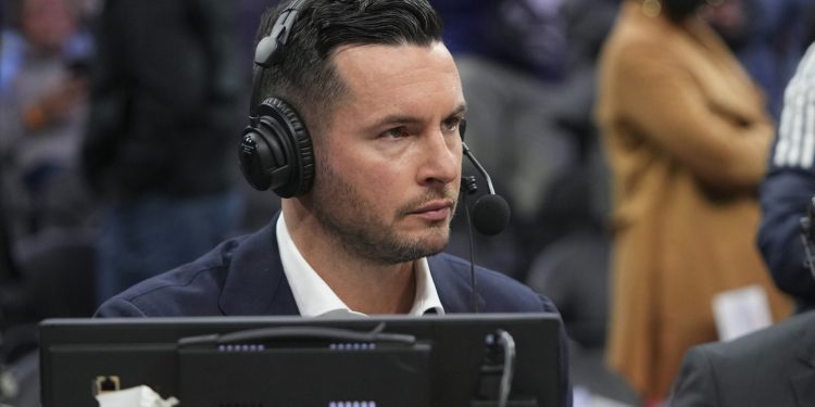 nba-twitter-reacts-to-raptors-interviewing-jj-redick-for-coaching-job
