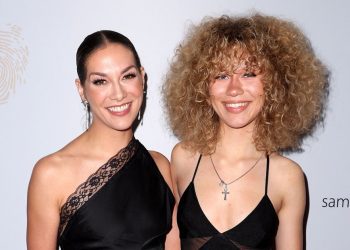 allison-holker-twins-with-weslie-after-twitch's-death:-photos-–-us-weekly