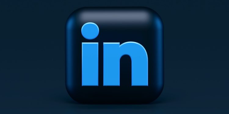 former-linkedin-employee-says-receiving-layoff-email-was-tough-and-shocking,-wonders-what-is-next