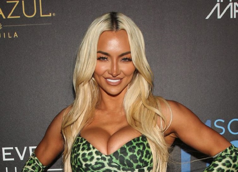 instagram-legend-lindsey-pelas-celebrates-her-birthday,-retired-porn-star-lisa-ann-…-–-outkick