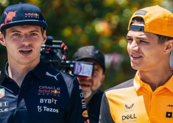 lando-norris-causes-carnage-after-gatecrashing-max-verstappen-stream-–-yahoo-sport-uk