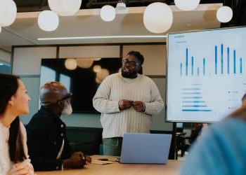 the-fastest-growing-jobs-that-don't-require-a-bachelor's-degree,-according-to-linkedin