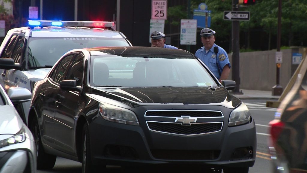 woman-shoots-man-armed-with-crowbar-during-road-rage-incident-in-philadelphia:-police