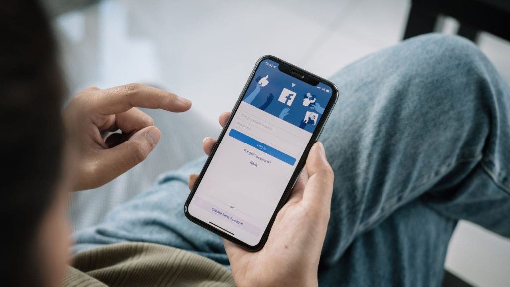 don't-fall-for-that-'look-who-died'-facebook-message-trap-|-fox-news