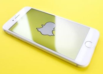 snapchat's-new-ar-filter-to-let-users-paint-their-nails-–-lokmat-times