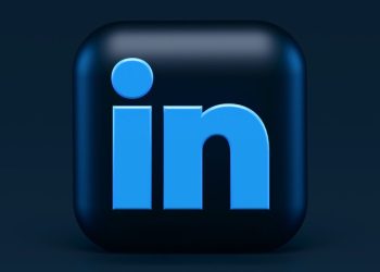 how-to-control-who-sees-your-birthday-on-linkedin-–-makeuseof