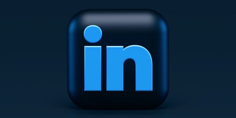 how-to-control-who-sees-your-birthday-on-linkedin-–-makeuseof