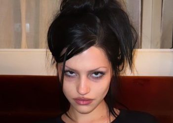 rising-model-and-goth-girl-gabbriette-bechtel-moonlights-as-an-instagram-chef-–-vogue