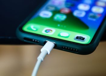 i'm-a-tech-expert-–-a-popular-app-is-draining-your-iphone-and-deleting-it-gives-you-hours-…