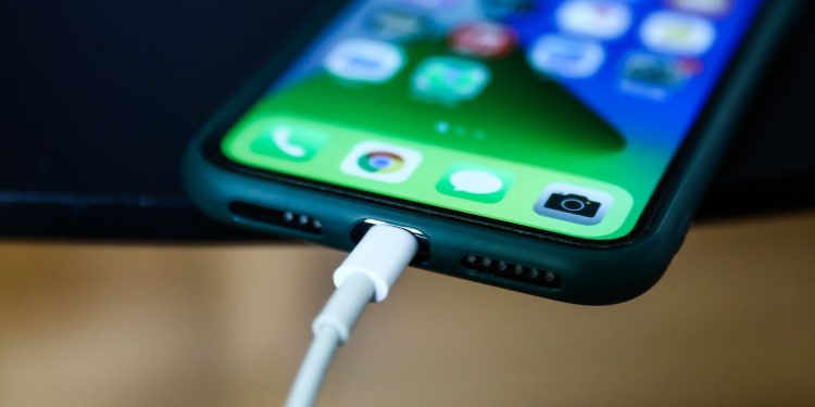 i'm-a-tech-expert-–-a-popular-app-is-draining-your-iphone-and-deleting-it-gives-you-hours-…