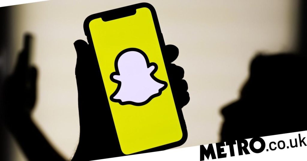 cop-posed-as-teen-on-snapchat-to-groom-and-blackmail-girls-as-young-as-12-–-metro-uk