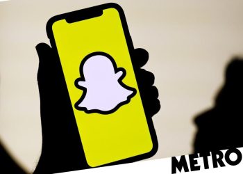 cop-posed-as-teen-on-snapchat-to-groom-and-blackmail-girls-as-young-as-12-–-metro-uk