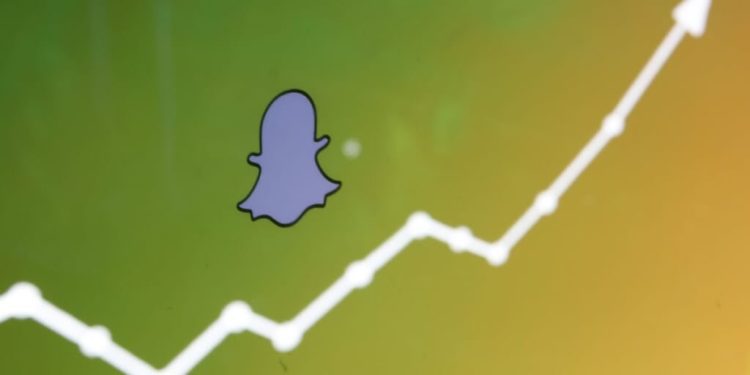 snapchat-can-now-send-you-ai-snaps-–-yahoo-sports