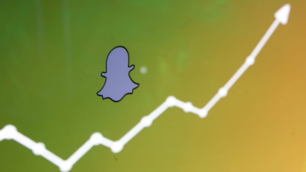 snapchat-can-now-send-you-ai-snaps-–-yahoo-sports