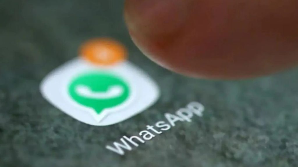 whatsapp-for-beta-gets-new-layout,-changes-placement-of-chats-and-other-things