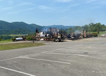 eky-golf-course-clubhouse-destroyed-by-overnight-fire-–-wymt