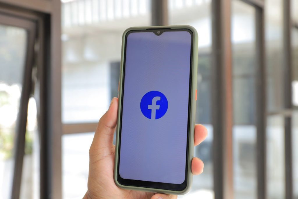 facebook-takes-on-class-action-lawsuits,-reaches-settlements-over-privacy