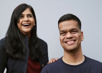 the-hosts-of-'the-aarthi-and-sriram-show'-join-iheartpodcasts-–-mint