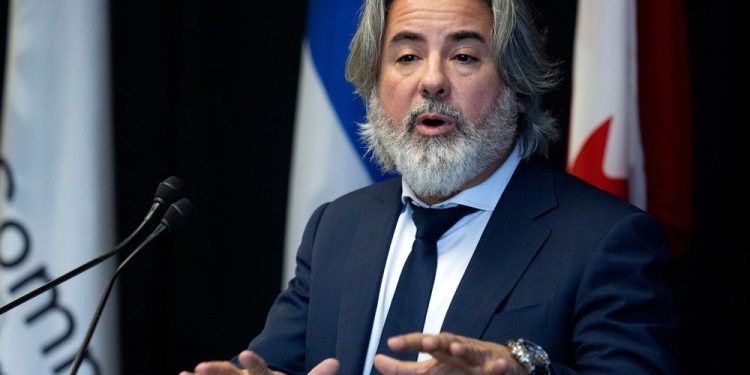 government-has-'options'-if-facebook,-google-pull-news-content,-minister-says