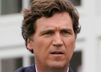 fox-news-tells-tucker-carlson-his-new-twitter-show-violates-contract:-reports