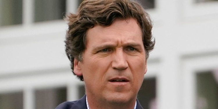 fox-news-tells-tucker-carlson-his-new-twitter-show-violates-contract:-reports