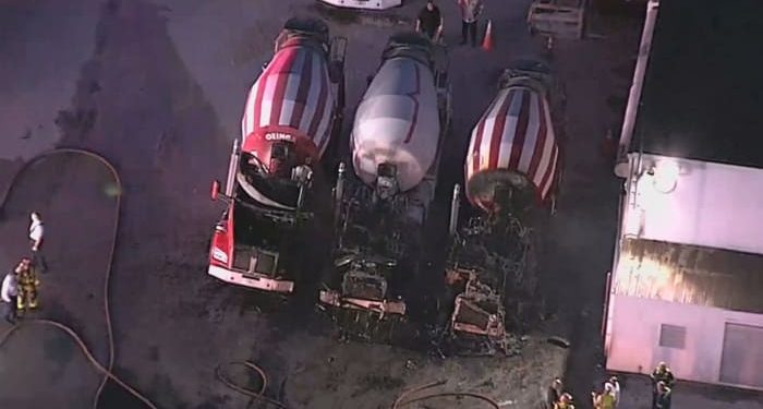 fire-breaks-out-at-cement-yard-in-miami-gardens-–-wplg-local-10