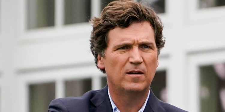 fox-news-sends-tucker-carlson-cease-and-desist-letter-over-new-twitter-show