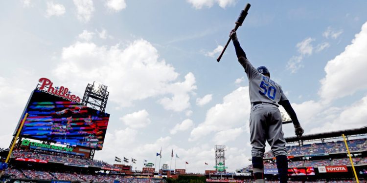 upper-deck-golf-swings-into-citizens-bank-park-–-nbc10-philadelphia