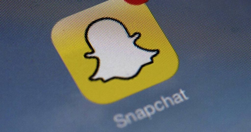 teacher-(20s)-accused-of-inappropriate-conduct-on-snapchat-with-female-students-was-…