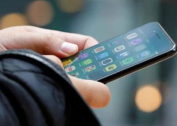 gurugram-man-gets-scam-call-on-whatsapp,-faints-after-seeing-woman-undressing-on-video-call