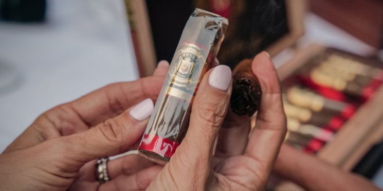 arturo-fuente-don-carlos-eye-of-the-bull-|-cigar-journal