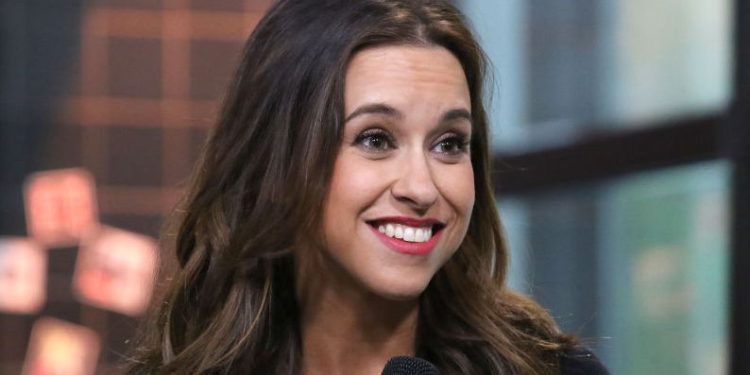 hallmark-fans-can't-believe-lacey-chabert-shared-a-rare-instagram-of-the-'mean-girls'-cast