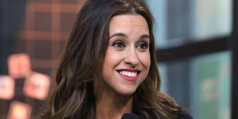 hallmark-fans-can't-believe-lacey-chabert-shared-a-rare-instagram-of-the-'mean-girls'-cast