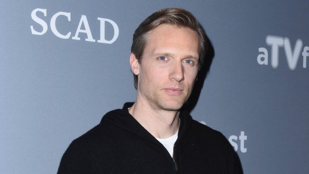 actor-from-flash-show-says-that's-not-him-in-the-flash-movie-–-the-av.-club