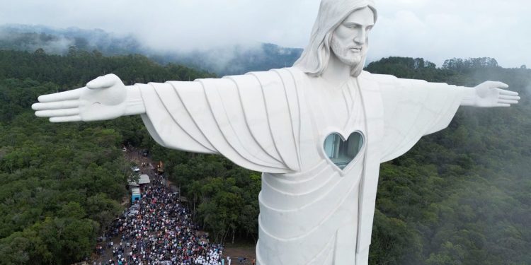 a-bot-known-as-ai-jesus-is-giving-advice-on-dating-and-gaming-on-twitch-–-quartz