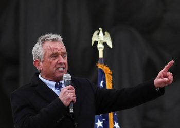youtube-removed-video-of-robert-f-kennedy,-jr.-for-violating-vaccine-misinformation-policy