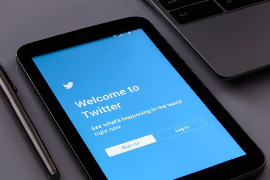 australia-regulators-demand-twitter-reveal-strategies-to-combat-online-hate-–-jurist-–-news