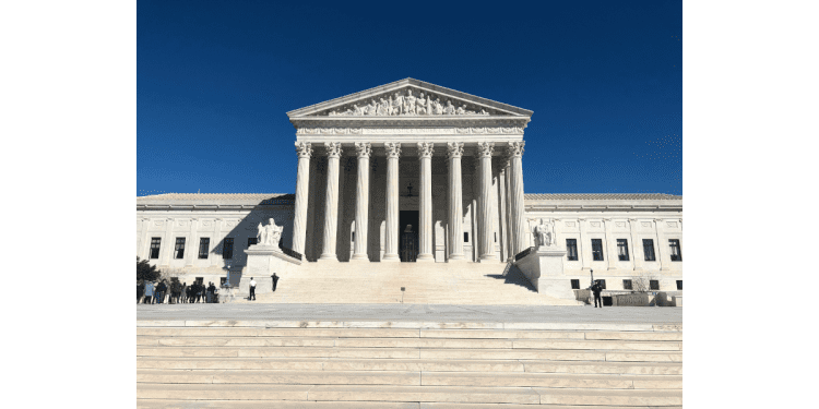 one-year-after-the-fall-of-roe-v.-wade,-abortion-care-has-become-a-patchwork-of-confusing-…