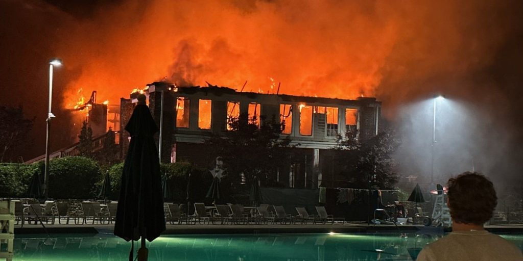 large-fire-destroys-clubhouse-in-upscale-hampton-cove-community-–-waff-48