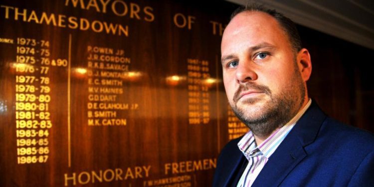 swindon-council-leader-in-twitter-spat-over-water-companies-tweet