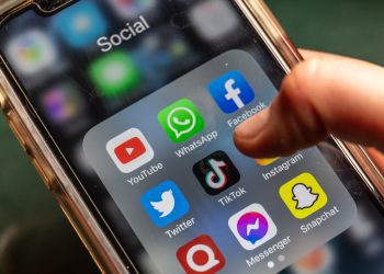 'sextortion'-schemes-target-two-out-of-every-three-teens,-snap-research-shows