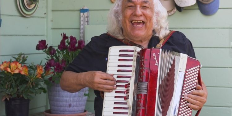 carlos-mejia-godoy-“life-in-exile”-documentary-now-online-–-havana-times