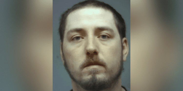 assistant-high-school-coach-allegedly-pretended-to-be-“ally”-on-snapchat-to-get-child-porn-from-boys
